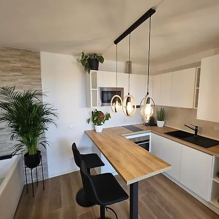 Joy - Luxury * فيرونا